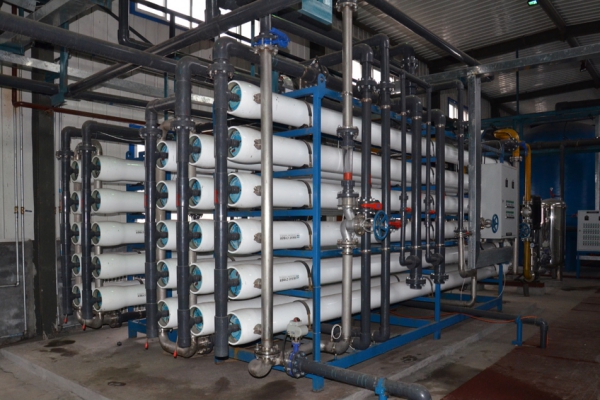 沈陽市食品廠-3噸/小時EDI超純水設備(bèi)施工完畢(bì)